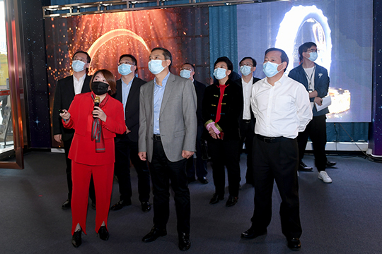 区委书记姚任走访多宝电竞调研指导工作