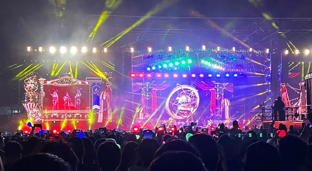 多宝电竞LED冰屏和荧光棒系列产品“嗨爆”周杰伦悉尼演唱会！