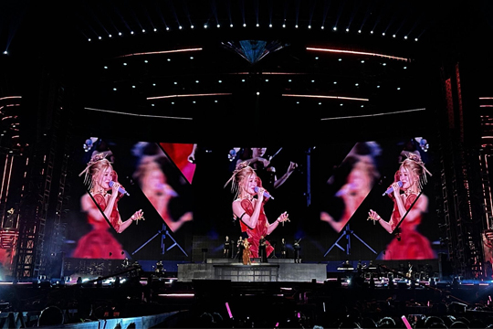 9年等待终圆梦！多宝电竞LED屏幕点亮张韶涵南昌演唱会璀璨之夜！